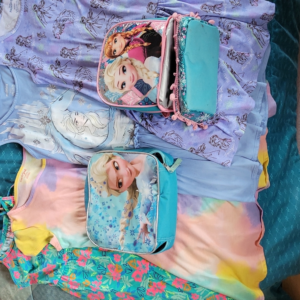 2 Frozen 2 casual Sun dresses girls lg 10/12 w 2 Frozen lunch bags